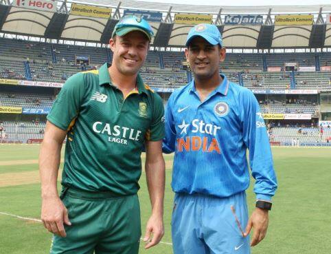 નવી દિલ્હી: સાઉથ આફ્રીકાના પૂર્વ બેટ્સમેન એબી ડિવિલિયર્સે મહેંદ્ર સિંહ ધોનીના ક્રિકેટ કરિયરને લઈને એક નિવેદન આપ્યું છે. ડિવિલિયર્સને જ્યારે પૂછવામાં આવ્યું કે શું મહેંદ્ર સિંહ ધોનીએ ક્રિકેટમાંથી નિવૃતિ લઈ લેવી જોઈએ? ત્યારે તણે કહ્યું, શું તમે મજાક કરી રહ્યા છો? 