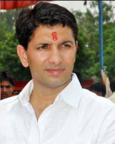 આ મામલે જીતુ પટવારીનું કહેવું છે કે, મારા નિવેદનનો ખોટો પ્રચાર કરવામાં આવી રહ્યો છે. આ વિસ્તારના વરિષ્ઠ સભ્યો પણ મારા પરિવારજનો છે. બીજેપી મારી છબી ખરાબ કરી રહી છે. જનસંપર્ક દરમિયાન મેં ભાજપ માટે આ શબ્દો વાપર્યા હતા.