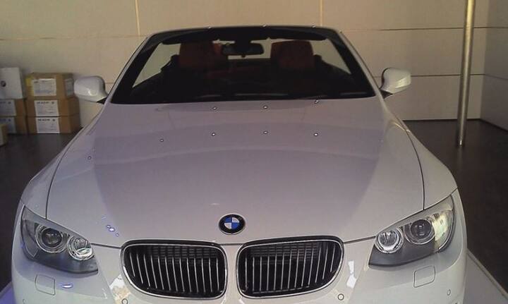 બીએમડલબ્યૂના કહેવા મુજબ ડીઝલ કારમાં ગ્લાઇકોલ કૂલિંગ ફ્લૂડ લીક થતું હોવાની આશંકા છે. જેના કારણે આગ લાગવાનો ખતરો રહે છે. કંપની આ ખામી શોધીને તેને દૂર કરશે. જરૂર પડવા પર પાર્ટ્સ પણ બદલવામાં આવશે. કંપનીના કહેવા મુજબ તેનાથી ગ્રાહકો માટે કોઈ ખતરો નથી. પરંતુ સાવધાની રાખવા માટે ગાડીની તપાસ કરવામાં આવશે. ગ્રાહકોનો ભરોસો કાયમ માટે જળવાઈ રહે તેમ કંપની ઈચ્છતી હોવાથી કાર રિકોલનો નિર્ણય લેવાયો છે.