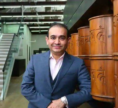 ઉલ્લેખનીય છે કે થોડા દિવસો અગાઉ જ સૂરતની એક કોર્ટે પણ હીરા વેપારી નીરવ મોદીને ટેક્સ ચોરી મામલે ભાગેડૂ જાહેર કર્યો હતો. ડીઆરઆઈએ હીરાની આયાત પર લાગતા ટેક્સની ચોરી મામલે તેના વિરુદ્ધ કેસ નોંધાવ્યો હતો.