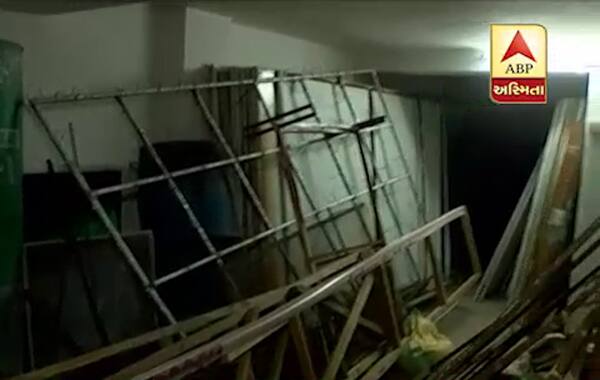 હું 23મી તારીખે મમ્મી-પપ્પા સાથે ડભોલી આવી હતી. મેં મારી માતાને કહેલ કે મારે થોડું કામ પતાવી આવું છું. એમ કહી હું ડભોલી સ્વામીનારાયણ મંદિરે ગઈ. તે વખતે સાધુ મને એક રૂમમાં લઈ ગયા. રૂમનો દરવાજો બંધ કરી સાધુએ મારી સાથે બળજબરી કરી. ફરી તારી બદનામી કરી નાંખીશ, એમ કહી રૂમની બહાર કાઢી મૂકી હતી. હું મંદિરમાંથી નીકળીને ડભોલી ચાર રસ્તા પાસે આવી હતી. 