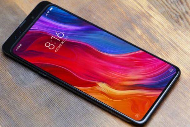 ડ્યૂઅલ સિમ સપોર્ટ વાળો Xiaomi Mi Mix 3 એન્ડ્રોઈડ 8.1 ઓરિયો બેસ્ડ MIUI 10 પર ચાલે છે અને એમાં 19.5:9 રેશ્યો સાથે 6.4 ઈંચની ફૂલ ડિસપ્લે પ્લસ ઓલેડ ડિસપ્લે આપવામાં આવી છે. આ સ્માર્ટફોનમાં 10 GB રેમ અને Adreno 630 GPU સાથે સ્નૈપડ્રૈગન પ્રોસેસર આપવામાં આવ્યું છે. કેમેરાની વાત કરવામાં આવે તો ફ્રંટ અને રિયર બંને જગ્યાએ ડ્યૂઅલ કેમેરા સેટઅપ આપવામાં આવ્યું છે. રિયરમાં બે 12 મેગાપિક્સલના કેમેરા છે. પાછળના કેમેરાના ફીચર્સની વાત કરવામાં આવે તો ડ્યૂઅલ LED ફ્લેશ, OIS, ઓપ્ટિકલ ઝૂમ, AI બેકગ્રાઉન્ડ ઝૂમ, AIના ફીચર્સ આપવામાં આવ્યા છે. 960fps સ્લો મોશન, AI સીન ડિટેક્શન, AI બોકે અને AI સ્ટૂડિયો જેવા ફીચર્સ આપવામાં આવ્યા છે. 