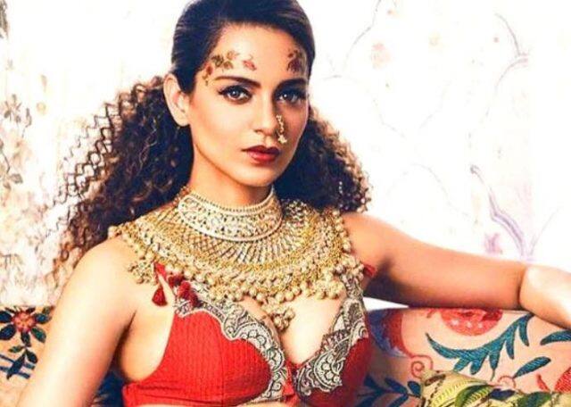  બાદમાં કૃષ પણ ફિલ્મથી અલગ થઈ ગયો. ત્યારબાદ કંગનાએ ફિલ્મનું બાકી શૂટિંગ પોતે કરવાનો નિર્ણય કર્યો. કંગનાના એટિટ્યૂટથી કંટાળીને સોનૂ સુદ અને સ્વાતિ સેમવાલે પણ ફિલ્મ છોડી દીધી. આખરે થોડા દિવસ પહેલા જ ફિલ્મનું શૂટિંગ પૂરું થયું છે અને આગામી વર્ષે 25 જાન્યુઆરીએ તે રિલીઝ કરવામાં આવશે. 