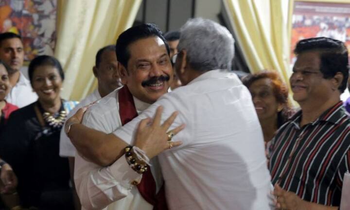 કોલંબો: શ્રીલંકાના નાટકીય ઘટના ક્રમ વચ્ચે પૂર્વ રાષ્ટ્રપતિ મહિન્દ્રા રાજપક્ષેને નવા પ્રધાનમંત્રી બન્યા છે. રાષ્ટ્રપતિ મૈત્રિપાલ સિરિસેનાએ શુક્રવારે તેમને નવા પ્રધાનમંત્રી પદ માટે શપથ ગ્રહણ કરાવ્યા છે. રાજપક્ષેએ રાનિલ વિક્રમસિંઘની જગ્યા લીધી છે. યૂનાઈટેડ પીપલ્સ ફ્રીડમ અલાયન્સ દ્વારા સરકાર પાસેથી સમર્થન પાછુ ખેંચ્યા બાદ આ નિર્ણય લેવામાં આવ્યો છે. બીજી બાજુ, વિક્રમસિંઘે ખુદને હટાવવાનું ગેરકાનૂની ગણાવ્યું છે. તેમણે દાવો કર્યો છે કે, તે હજુ પીએમ છે. તેમણે કહ્યું કે, તે આ નિર્ણયને કોર્ટમાં પડકારશે.