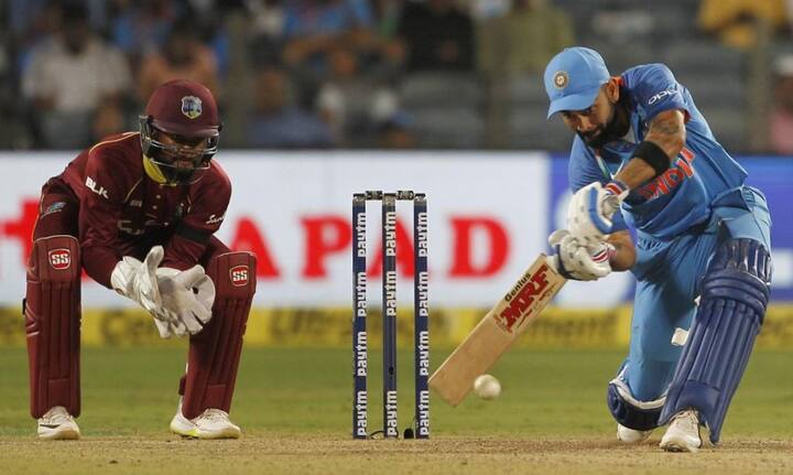 નવી દિલ્હીઃ ભારતીય ક્રિકેટ ટીમનો કેપ્ટન હાલ શાનદાર ફોર્મમાં પસાર થઈ રહ્યો છે. તેણે વન ડે કરિયરમાં વધુ એક ઉપલબ્ધિ હાંસલ કરી લીધી છે. વેસ્ટ ઈન્ડિઝ સામે પુણેમાં રમાયેલી શ્રેણીની ત્રીજી વનડેમાં તેણે કરિયરની 38મી સદી ફટકારી છે. આ સાથે જ તે સતત ત્રણ વન ડે ઈન્ટરનેશલમાં સદી ફટકારનારો ભારતનો પ્રથમ બેટ્સમેન બની ગયો છે.