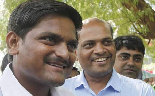 હાર્દિક પટેલના એક સમયના સાથી દિનેશ બાંભણિયાએ લગાવેલા આક્ષેપો અંગે હાર્દિક પટેલે જણાવ્યું હતું કે, આ અંગે મારે કોઈ ખુલાસા આપવાની જરૂર નથી. જ્યારે પણ સત્યના માર્ગે હું કોઈ કાર્યક્રમ કરવા જાવ છું ત્યારે કોઈને કોઈ ષડયંત્ર રચવામાં આવે છે. મારા કાર્યક્રમને ફ્લોપ બનાવવા માટે આ બધાં નાટકો કરવામાં આવી રહ્યા છે.