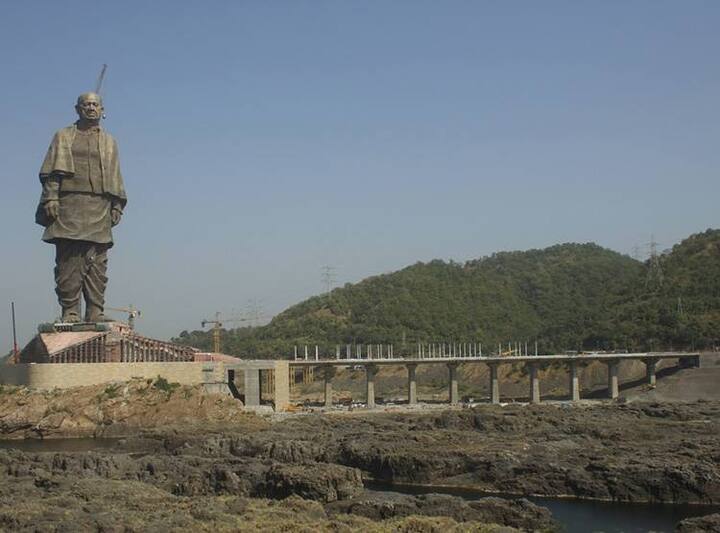 માનવામાં આવે છે કે, આ પ્રતિમાને જોવા માટે દેશ અને દુનિયામાંથી લાખો લોકો આવશે, આના કારણે આસપાસના પરિસરને ટૂરિસ્ટ સ્પૉટ બનાવવાની પણ વ્યવસ્થા છે. આ માટે મૂર્તિના 3 કિલોમીટર દુર એક ટેન્ટ સિટી પણ બનાવવામાં આવી છે, જ્યાં તમે રાત્રે રોકાઇ પણ શકશો.