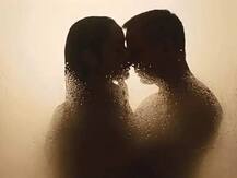 અમદાવાદઃ બેંક ઓફિસરની બદલી થતાં પ્રોફેસર મિત્રે તેની પત્નિ સાથે બાંધ્યા સેક્સ સંબંધ, પત્નિને પડી ખબર ને પછી........