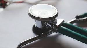 એટલું જ નહીં ડોક્ટરના પુત્ર પરવેઝ રાઠોડ પાસે આ વીડિયો પહોંચી જતા તેણે પણ સગીરાને બ્લેકમેઈલ કરીને બળાત્કાર ગુજાર્યો હોવાનો આક્ષેપ અરજીમાં કરવામાં આવ્યો છે. આ ઉપરાંત તબીબના સગા યાસીનખાન સાબારુખાન પઠાણ અને અબ્દુલ સત્તાર નામનો અન્ય કર્મીએ પણ તેની પાસે શારીરીક માંગણી કરી હોવાનો પણ ઉલ્લેખ અરજીમાં કરાયો છે. જો કે આ મામલે તબીબનો સંપર્ક થઈ શક્યો ન હતો.