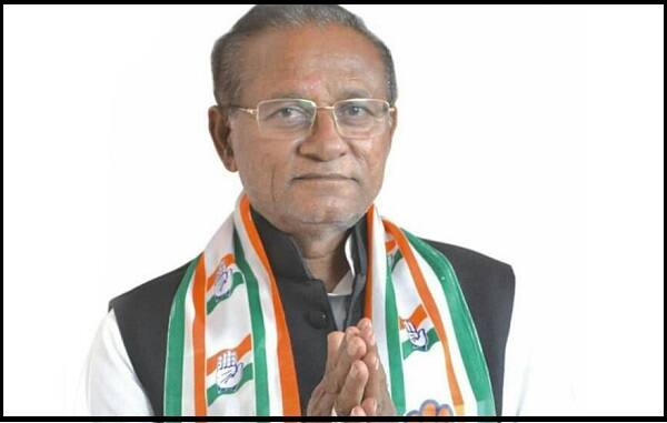 જેને પગલે પોલીસે આરોપી ઈન્ચાર્જ કાર્યપાલક ઈજનેર સહિત ચારની અટકાયત કરવામાં આવી હતી. જેમાં સી.ડી.કાનાણી અને જુદી જુદી મંડળીઓએ ગેરરીતી છુપાવવા માટે હળવદના ધારાસભ્ય પરસોતમ સાબરિયાને ગેરરીતો બાબતે અરજી નહીં કરવા તેમજ વિધાનસભામાં આ બાબતે રજુઆત નહીં કરવા તેના મળતિયા વકીલ ભરત ગણેશીયા મારફત 40 લાખની માગણી કરી હતી. 