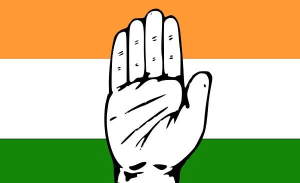 જેમાં 35 લાખમાં સોદો નક્કી કર્યા બાદ 10 લાખની રકમ મેળવી હતી અને બાકીના 25 લાખ રૂપિયા માટે સિક્યુરિટી પેટે ચેક આપ્યો હતો. ધારાસભ્ય પરસોતમ સાબરિયા અને તેના મળતિયા વકીલની અટકાયતને પગલે કોંગ્રેસના ધારાસભ્ય બ્રિજેશભાઈ મેરજા સહિતના જિલ્લાના ત્રણેય ધારાસભ્યો અને કોંગ્રેસના આગેવાનો પોલીસ સ્ટેશને દોડી આવ્યા હતાં. 