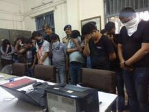 અમદાવાદ: લોન-ક્રેડિટ કાર્ડના નામે છેતરપિંડી કરતું કોલ સેન્ટર ઝડપાયું, 3 મહિલા સહિત 19ની ધરપકડ