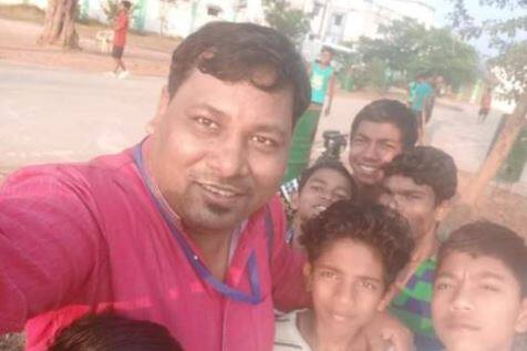 દંતેવાડા પોલીસ અધિક્ષક અભિષેક પલ્લવને જણાવ્યું કે, અરનપુર પોલીસ સ્ટેશન વિસ્તારના નીલવાયામાં મંગળવારે નક્સલિઓ ઘાતક હુમલો કર્યો હતો. આ અથડામણમાં એએસઆઈ રૂદ્રપ્રતાપ અને સહાયક મંગલરામ શહીદ થયા છે. જ્યારે જવાન વિષ્ણ નેતામ અને સહાયક આરક્ષક રાકેશ કૌશલ ઘાયલ થયા છે. 