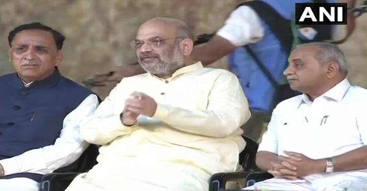 વિશ્વની સૌથી ઊંચી આ પ્રતિમા ગુજરાતના નર્મદા જિલ્લાના કેવડિયા કોલોની ખાતે સરદાર સરોવર ડેમ પર બની છે. 182 મીટર ઊંચી પ્રતિમાને તૈયાર થવામાં 5 વર્ષનો સમય લાગ્યો છે. મોદી જ્યારે ગુજરાતના મુખ્યમંત્રી હતા ત્યારે તેમણે 31 ઓક્ટોબર, 2013માં સ્ટેચ્યૂ ઓફ યુનિટીની આધારશિલા રાખી હતી. આ પ્રતિમા બનાવવા માટે દેશભરમાંથી લોખંડ એકત્ર કરવા અભિયાન ચલાવવામાં આવ્યું છે. સરદાર વલ્લભભાઈ પટેલની વિશ્વની સૌથી ઉંચી પ્રતિમા એટલે કે 'સ્ટેચ્યૂ ઓફ યુનિટી' બનાવવાનો ખર્ચ આશરે 3000 કરોડ રૂપિયા છે. 