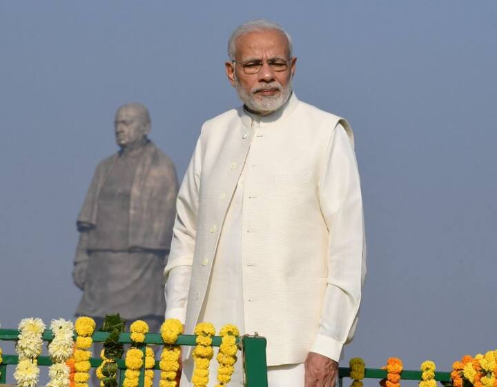 કેવડિયા કોલોનીઃ દેશના પ્રથમ ગૃહમંત્રી અને લોખંડી પુરુષ સરદાર વલ્લભભાઈ પટેલની બનાવવામાં આવેલી 182 મીટર ઊંચા પ્રતિમાનું ‘સ્ટેચ્યૂ ઓફ યુનિટી’નું આજે વડાપ્રધાન નરેન્દ્ર મોદીએ લોકાર્પણ કર્યુ હતું. પરંતુ આ બધા વચ્ચે સૌથી મોટો સવાલ એ છે કે વિશ્વની સૌથી મોટી પ્રતિમા કોણે બનાવી છે ?