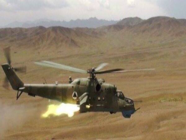 કાબુલઃ અફઘાનિસ્તાનના ફરાહ પ્રાંતમાં ખરાબ હવામાનને કારણે સીનિયર ઓફિસર્સને લઇને જઇ રહેલુ સેનાનુ એક હેલિકૉપ્ટર દૂર્ઘટનાગ્રસ્ત થઇ ગયુ છે, જેના કારણે તેમાં બેઠેલા બધા 25 લોકોના મોત થઇ ગયા છે. આ માહિતી અફઘાનિસ્તાનના એક અધિકારીઓ આપી છે. 