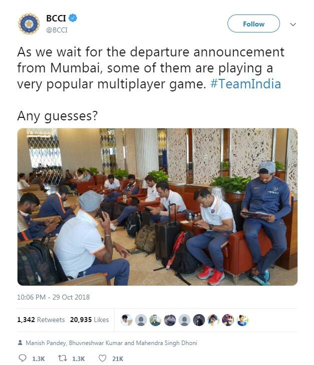 બીસીસીઆઈએ ખેલાડીઓની તસવીર પોસ્ટ કરીને પ્રશંસકોને પુછ્યું હતું કે ટીમ ઇન્ડિયાના ખેલાડી એરપોર્ટ પર કઈ રમી રહ્યા છે. આ પછી ટીમ ઇન્ડિયાના પ્રશંસકોએ આસાનથી કહ્યું હતું કે ટીમ ઇન્ડિયાના ખેલાડીઓ PUBG ગેમ રમી રહ્યા છે.