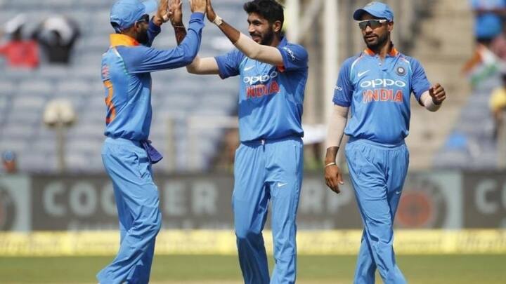   પ્રથમ ઇનિંગમાં વેસ્ટ ઇન્ડિઝેની શરૂઆત ખુબજ ખરાબ રહી હતી. વેસ્ટ ઇન્ડિઝની ટીમે 19 ઓવરમાં 63 રનના સ્કૉર પર   5 વિકેટ ગુમાવી દીધી હતી. કેપ્ટન જેસોન હોલ્ડરે સર્વાધિક 25 રન બનાવ્યા હતા જ્યારે  સેમ્યુઅલે 24 રન બનાવ્યા   હતા.