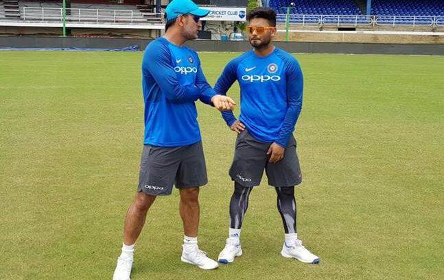 ધોનીને ટીમમાં સામેલ ન કરવા અંગે ખુલાસો કરતાં કોહલીએ જણાવ્યું કે, યુવા વિકેટકિપર બેટસમેન રિષભ પંતને ટ્વેન્ટી-2૦માં તક મળે તેવા આશયથી ધોની સામે ચાલીને જ ખસી ગયો હતો. ધોની અંગેના પ્રશ્નના જવાબમાં કોહલીએ કહ્યું કે, મને ખ્યાલ છે, ત્યાં સુધી પસંદગીકારો આ અંગે વિસ્તારપૂર્વક ખુલાસો કરી ચુક્યા છે. હું તેમની વચ્ચેની વાતચીતમાં સામેલ નહતો. મને લાગે છે એ આ મામલે લોકોમાં જુદી-જુદી ચર્ચા ચાલતી રહી છે. જોકે હું એ વાતથી ખાતરી આપુ છું કે, તે અંગેના અહેવાલોમાં કોઈ તથ્ય નથી.