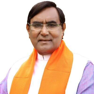 ભાજપે જેમને પણ જવાબદારી આપી છે, તેઓ ભાજપને જીત અપાવવા માટે અત્યારથી જ કામગીરી શરૂ કરી દેશે તેવો વાઘાણીએ વિશ્વાસ દાખવ્યો હતો. ગત લોકસભા ચૂંટણીમાં ભાજપે શાનદાર પ્રદર્શન કરીને રાજ્યની તમામ 26 બેઠકો પર જીત મેળવીને કોંગ્રેસના સૂપડાં સાફ કરી નાંખ્યાં હતાં. 