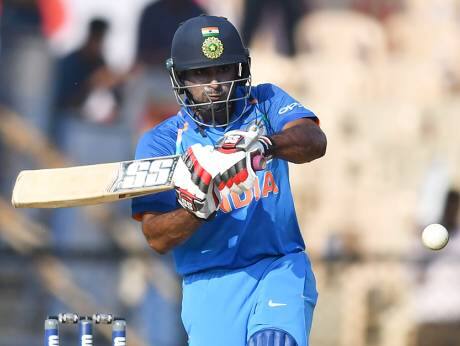 અંબાતી રાયડૂને 24 સ્થાનનો ફાયદો થયો છે અને તે પોતાના કરિયરની બેસ્ટ રેન્કિંગ 553 અંક સાથે 48માં સ્થાન પર પહોંચી ગયો છે. 