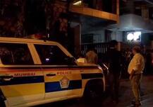 મુંબઈ: શાહરૂખ ખાનની બર્થ-ડે પાર્ટી ચાલતી હતી અને પોલીસ આવી પહોંચી પછી શું થયું, જાણો વિગત