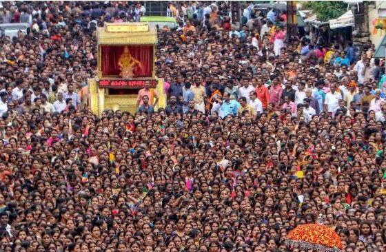 ઉલ્લેખનીય છે કે સુપ્રીમ કોર્ટના આદેશ છતાં સબરીમાલા મંદિરમાં ગત મહિને મહિલાઓને પ્રવેશ આપવામાં આવ્યો નહોતો. સુપ્રીમ કોર્ટના આદેશ વિરુદ્ધ ગત મહિને ઘણું હિંસક પ્રદર્શન થયું હતું. તેને જોતા પ્રશાસન તરફથી 4થી 6 નવેમ્બર સુધી સન્નીધનમ, પંબા, નિલાક્કલ અને ઈલાવંકુલમાં કલમ 144 લાગૂ કરવાનો નિર્ણય કરવામાં આવ્યો છે. જો કે, દર્શન માટે શ્રદ્ધાળુઓનું આગમન શરૂ થઇ ગયું છે.