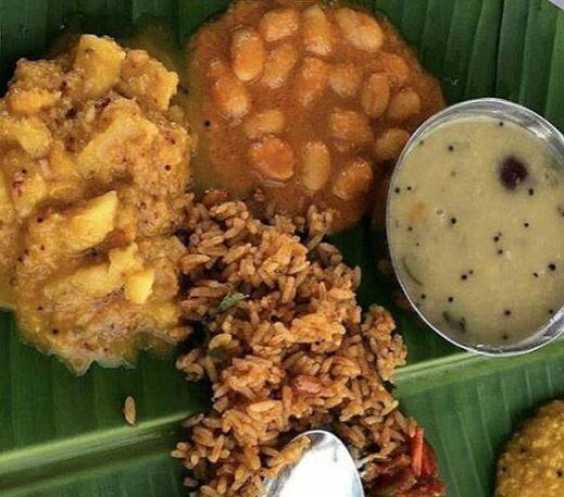 આ પ્રસંગમાં એકદમ નજીકના લોકો જ સામેલ થયા હતા. મહેમાનોને કોંકણી થાળી પીરસવામાં આવી હતી. આ થાળીમાં દાલીતૉય બોબે ઉપકજી, કોસમબારી સર્વ કરવામાં આવી હતી. 