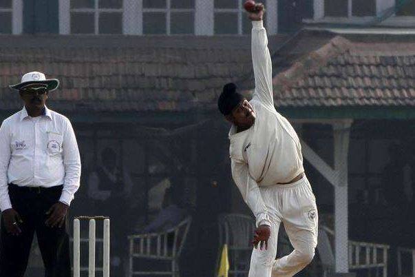 સિદક સિંહ 2015માં મુંબઈ તરફથી 7 ટી20 મેચ રમ્યો હતો. 15 વર્ષની ઉંમરે મુંબઈ તરફથી ડેબ્યૂ કરનારો તે બીજો સૌથી યુવા ખેલાડી હતો. 1980માં સચિન તેંડુલકર 14 વર્ષની ઉંમરે ડેબ્યૂ કર્યું હતું.