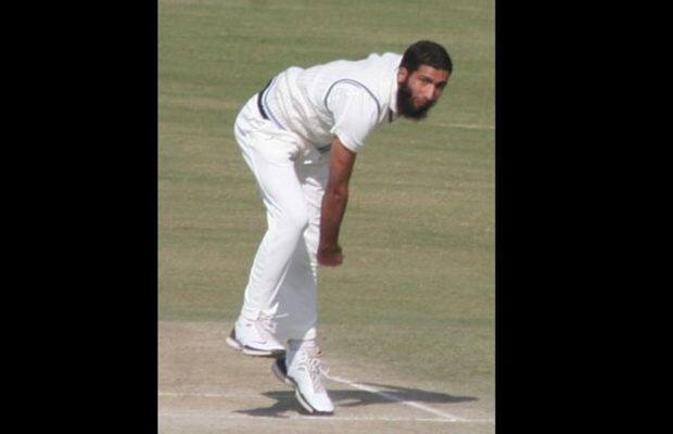 જણાવી દઈએ કે ત્રીજા દિવસે શનિવારે જમ્મુ-કાશ્મીરને જીત માટે 395 રનનો વિશાળ લક્ષ્યાંક આપ્યો છે. પ્રથમ ઇનિંગમાં 379 રન બનાવ્યા બાદ રાજસ્થાને જમ્મુ-કાશ્મીરની ઇનિંગને 204 રનમાં ઓલઆઉટ કરી બીજી ઇનિંગમાં ચાર વિકેટ પર 219 રન બનાવી દાવ ડિક્લેર કરી દીધો. અને 394 રનની લીડ આપી છે.