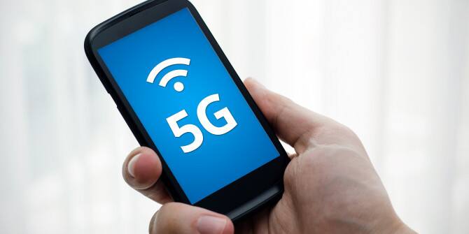 નવી દિલ્હીઃ પહેલા 5G આઇફોનમાં ઇન્ટેલ મૉડમ 8161નો યૂઝ કરવામાં આવી શકે છે અને આનું ક્લાઉડ 2020માં સ્ટૉર પર આવશે. ફાસ્ટ કંપનીના એક રિપોર્ટમાં આ વાતની માહિતી સામે આવી છે. રિપોર્ટમાં કહેવામાં આવ્યુ છે કે, જો બધી યોજના પ્રમાણે રહ્યું તો ઇન્ટેલ આઇફોન મૉડેમ પ્રૉવાઇડ કરાવનારી એકમાત્ર કંપની બનશે.