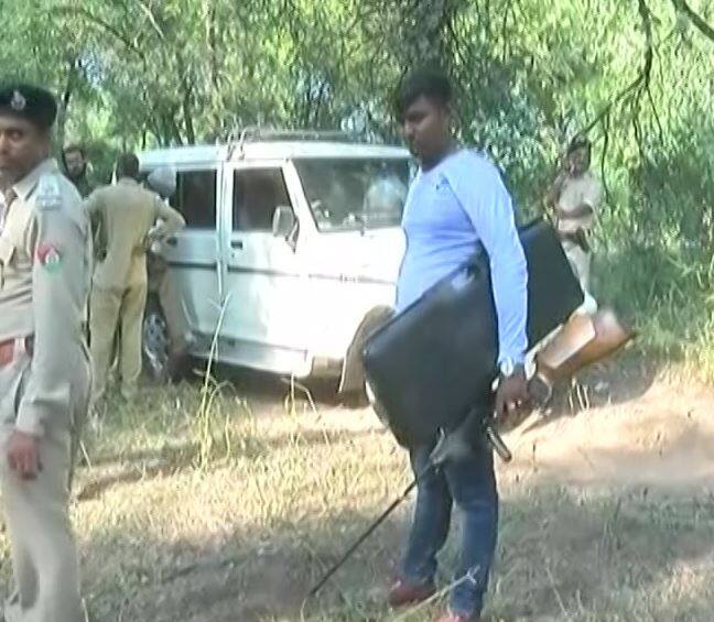 સચિવાલયમાં મોડી રાત્રે 1:53 વાગ્યે દીપડો 7 નંબરના ગેટમાંથી સચિવાલયમાં સંકૂલમાં પ્રવેશ્યો હોવાના સીસીટીવી ફૂટેજ સામે આવ્યા હતા. બાદમાં વન વિભાગની ટીમ અને પોલીસ દ્વારા દીપડા પકડવા શોધખોળ ચાલુ કરવામાં આવી હતી. નવા સચિવાલય સંકૂલમાં આવેલા વિધાનસભા અને વિવિધ બ્લોક્સમાં દીપડાની શોધખોળ શરૂ કરવામાં હતી. અંતે દીપડો સચિવાલયના પાછળા ભાગમાં આવેલા ઝાડીઓમાંથી મળી આવ્યો હતો.