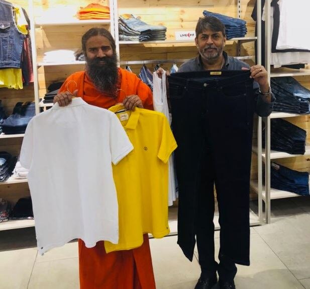 ધનતેરસના અવસર પર નવી શરૂઆત કરતાં બાબા રામદેવે કહ્યું, આજે ધનવંતરી જયંતીના મોકા પર અમે દેશને 3500થી વધારે પ્રોડક્ટની ભેટ આપી રહ્યા છીએ. જેમાં કપડાં, હોમવિયર અને એક્સેસરીઝ સામેલ છે. લોન્ચના અવસર રામદેવે કહ્યું કે, ડિસેમ્બર સુધી દેશમાં આશરે 25 નવા સ્ટોર ખોલવામાં આવશે. 