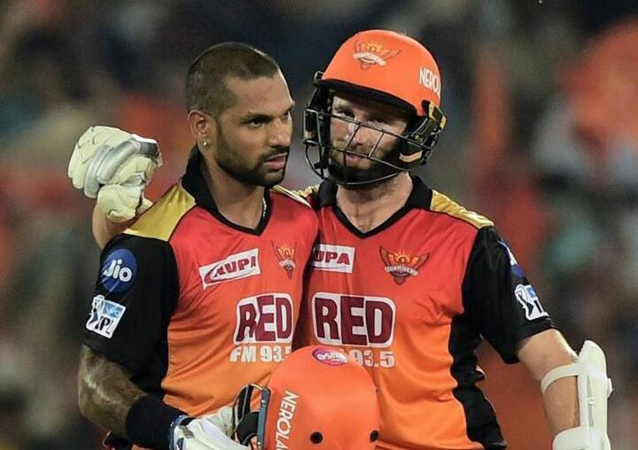 સનરાઇઝર્સે ગઇ સિઝનમાં તેમને રિટેન કરવાના બદલે રાઇટ ટૂ મેચ કાર્ડ દ્વારા 5.2 કરોડની રકમમાં પોતાની ટીમમાં સામેલ કર્યો હતો. જ્યારે દિલ્હીએ વિજય શંકરને 3.2 કરોડ, નદીમને 3.2 કરોડ અને અભિષેકને 55 લાખ રૂપિયામાં ખરીદ્યો હતો. એટલે આ ત્રણેય ખેલાડીઓ માટે કુલ 6.95 કરોડ રૂપિયા ખર્ચ કર્યા હતા. ટ્રેડિંગ વિન્ડો અંતર્ગત શિખર હવે દિલ્હીની ટીમ સાથે જોડાઇ જશે અને હૈદરાબાદને બાકીની રકમ કેશ આપી દેવી પડશે.