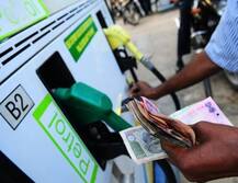 દિવાળીના તહેવારમાં પેટ્રોલ-ડીઝલના ભાવ ઘટ્યા, જાણો શું છે આજનો ભાવ