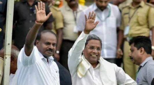  બેંગલુરૂ: કૉંગ્રેસ-જેડીએસ ગઠબંધને લોકસભાની બે બેઠકો અને વિધાનસભાની બે બેઠકો પર જીત મેળવી છે. ભાજપને માત્ર એક લોકસભા બેઠક પર જીત મળી છે. ભાજપે શિમોગા બેઠક પર જીત મેળવી છે. આ બેઠક પર ભાજપના પૂર્વ મુખ્યમંત્રી યેદિયુરપ્પાના પુત્ર રાધવેંદ્ર ઉમેદવાર હતા. કૉંગ્રેસના નેતા શિવકુમારે કૉંગ્રેસ-જેડીએસ ગઠબંધનની જીત પર જનતાનો આભાર માન્યો હતો. 