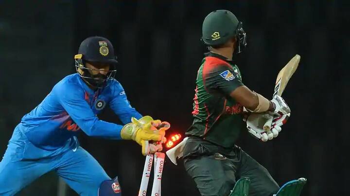 કાર્તિકે જેવી બુમરાહના બૉલ પર કેચ પકડ્યો, તે મહાન શ્રીલંકન વિકેટકીપર કુમાર સાંગાકારાની બરાબરી પર પહોંચી ગયો, આ ટી20 ક્રિકેટમાં કાર્તિકનો 142મો કેચ હતો.