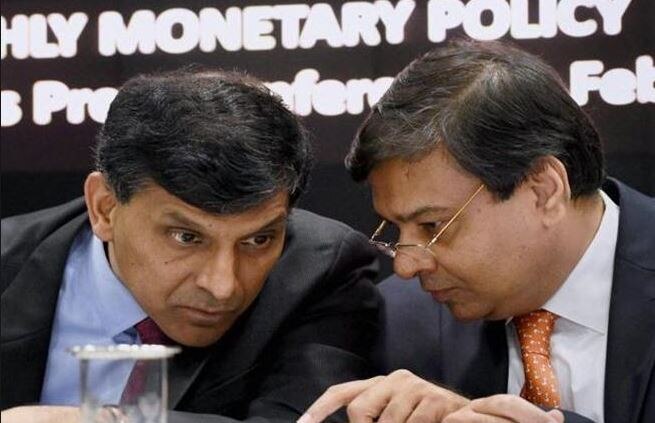 નવી દિલ્હીઃ ભારતીય રિઝર્વ બેંક (RBI) અને કેન્દ્ર સરકાર વચ્ચે વિવિધ મુદ્દાઓને લઈ ચાલી રહેલા મતભેદ વચ્ચે આરબીઆઈના પૂર્વ ગર્વનર રઘુરામ રાજને મહત્વપૂર્ણ સલાહ આપી છે. તેમણે કહ્યું કે, વર્તમાન પરિસ્થિતિમાં આરબીઆઈની ભૂમિકા નવજોત સિંહ સિદ્ધુની જેમ નિવેદનબાજી કરનારી નહીં પરંતુ રાહુલ દ્રવિડની જેમ ધીર ગંભીર ફેંસલા લેવાની હોવી જોઈએ.