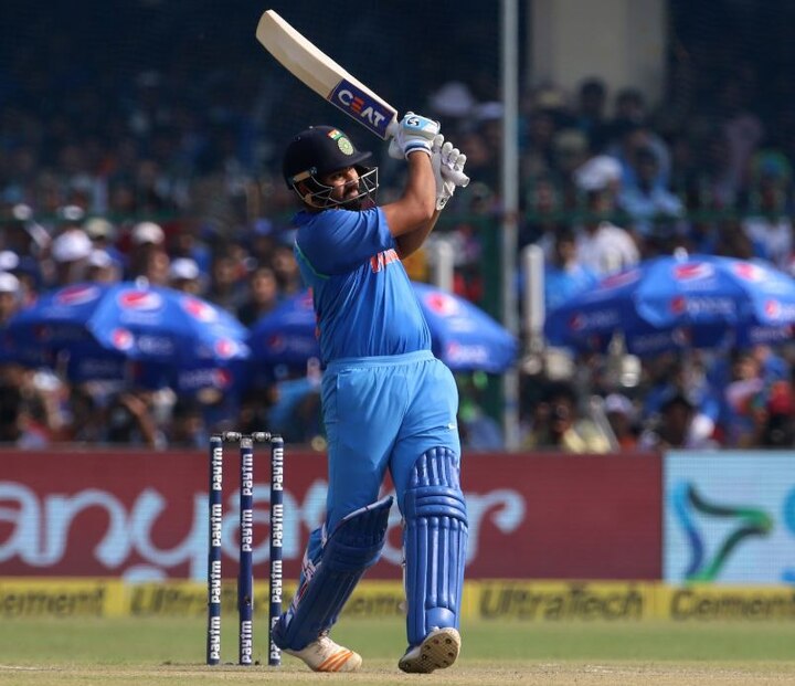 વિરાટ કોહલીએ 62 T20માં 136.2ના સ્ટ્રાઇક રેટથી 2092 રન બનાવ્યા છે. જેમાં તેનો સર્વાધિક સ્કોર અણનમ 90 રન છે. જ્યારે રોહિત શર્માએ 85મી ટી20 મેચમાં આ રેકોર્ડ પોતાના નામે કરી લીધો છે. 