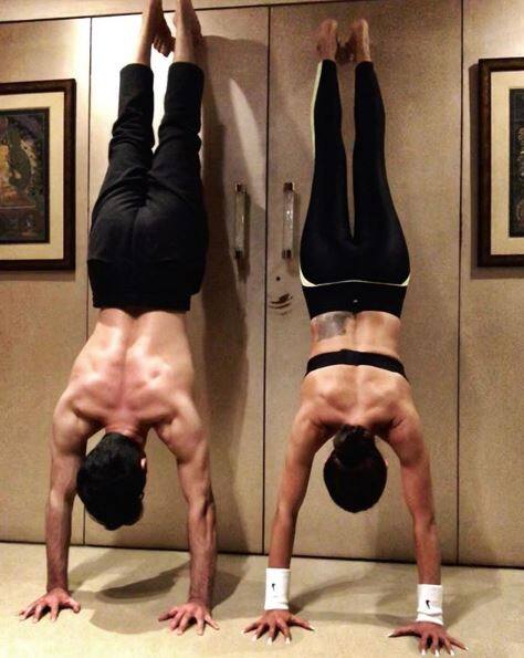 થોડા દિવસો પહેલા સુષ્મિતાએ બોયફ્રેન્ડ સાથે આ રીતે વર્કઆઉટ કરતી હોવાની તસવીર શેર કરી હતી.