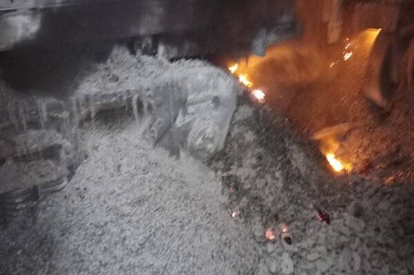 રદ કરાયેલ ટ્રેનોમાં ‘વલસાડ એક્સપ્રેસ’ અને ‘ફ્લાઈંગ રાની’ ટ્રેન સામેલ છે. આ ઘટના પછી મુસાફરોને હાલાકીનો સામનો કરવો પડ્યો છે. અનેક મુસાફરોને રેલવે સ્ટેશન પર જ કલાકો વિતાવવા પડ્યા હતાં. અમદાવાદથી ઉપડતી કર્ણાવતી ટ્રેનને પણ વલસાડથી પરત કરવામાં આવી છે.