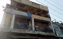 સુરત: ઉધના વિસ્તારમાં જર્જરિત કોમ્પ્લેક્સનો સ્લેબ તૂટી પડ્યો, ત્રણ લોકોને ઈજા