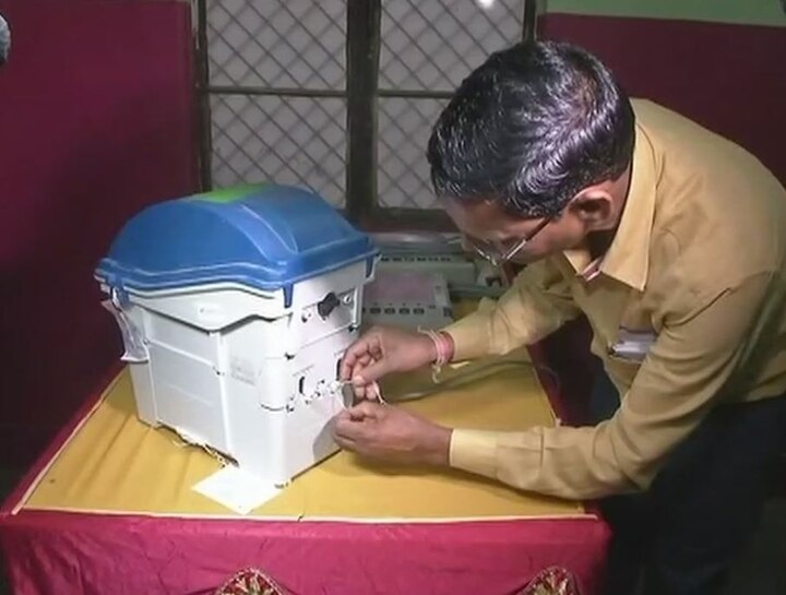 Chhattisgarh assembly elections : record break 70 percent voting in first phase છત્તીસગઢ ચૂંટણીઃ પ્રથમ તબક્કામાં જંગી 70 % મતદાન, દંતેવાડામાં નક્સલીઓએ કર્યો  IED બ્લાસ્ટ