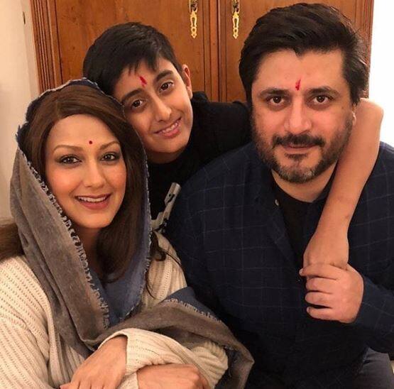 સોનાલીએ લખ્યું કે, હું એક એવા વ્યક્તિ અંગે શું કહું જે તમારો જ એક ભાગ હોય. જે માત્ર તમારો છે અને તેના સિવાય અન્ય કોઈ વસ્તુનું મહત્વ નથી. એનિવર્સરીના અભિનંદન ગોલ્ડી. સોનાલી અને ગોલ્ડી બહલના લગ્ન 2002માં થયા હતા. હાલ તેમને 12 વર્ષનો એક દીકરો છે.