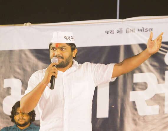 શંકરસિંહના ટેકેદારના મકાનમાં રહેવા જવાની કે મારા એનસીપીમાં જોડાવાની વાત તદ્દન પાયાવિહોણી છે. જો મને કોઈ મકાન ભાડે નહીં આપે તો હું વિરમગામમાં મારા ઘરે રહીને લડતને આગળ ચલાવીશ. આ અંગે સરકારમાંથી નાયબ મુખ્યમંત્રી નીતિન પટેલ અને ગૃહ રાજ્યમંત્રી પ્રદીપસિંહ જાડેજાની પ્રતિક્રિયા લેવાનો પ્રયાસ કર્યો હતો પણ તેમનો સંપર્ક થઈ શક્યો નહતો.