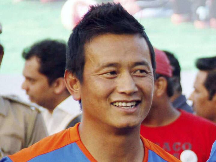 આ બાજુ બાઈચુંગે કહ્યું છે કે, મારા માટે આ ઘણી સન્માનની વાત છે કે લોકો અહેસાસ કરે છે કે, મારી યાત્રા પડદા પર ઉતારવા લાયક છે. મને વિશ્વાસ છે કે આનંદ મારી કહાની માટે ન્યાય કરશે. હું સિક્કિમના એક નાના શહેરનો રહેવાસી છુ, પરંતુ ભારત માટે ફૂટબોલ રમવું મારૂ એકમાત્ર સપનું ન હતું. હું હંમેશા એક વ્યાવસાયીક ફૂટબોલ ક્લબનો માલિક બનવા માંગતો હતો અને મને લાગે છે કે, યૂનાઈટેડ સિક્કિમ સાથે મારૂ આ સપનું છે.