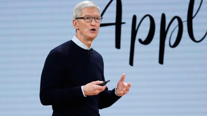 માર્ક ઝકરબર્ગે કુકના આ નિવેદન બાદ તેને છીછરું અને વાહિયાત નિવેદન ગણાવ્યું હતું. હાલમાં એ સ્પષ્ટ નથી કે માર્ક ઝકરબર્ગ દ્વારા મેનેજમેન્ટને માત્ર એન્ડ્રોઈડ યૂઝર કરવાની સલાહ પાછળ ટિમ કુકનું નિવેદન છે કે પછી કોઈ અન્ય કારણ છે.