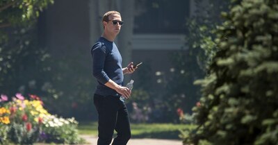 માર્ક ઝકરબર્ગે Facebookના અધિકારીઓને Iphone વાપરવા પાડી ના, જાણો શું છે કારણ