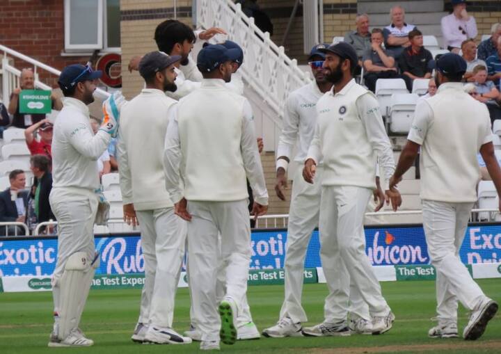 સ્ટીવ વૉએ સતત સારું પ્રદર્શન કરી રહેલા ટીમ ઈન્ડિયાના કેપ્ટન વિરાટ કોહલીની પ્રશંસા કરીને તેની સરખામણી બ્રાયન લારા તથા સચિન તેંડુલકર સાથે કરી હતી. તે લારા અને તેંડુલકર જેવો દિગ્ગજ ખેલાડી છે. તે સતત હંમેશા તેનું સર્વશ્રેષ્ઠ પ્રદર્શન કરવા ઈચ્છુક હોય છે. કોહલી ખતરનાક ખેલાડી છે. ભારત પાસે સંતુલિત ટીમ છે અને તે ઓ આને એક મોકા તરીકે જોઈ રહ્યા છે. ઘણા લાંબા સમયથી તેઓ ઓસ્ટ્રેલિયા પ્રવાસની તૈયારી કરી રહ્યા છે.