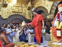 સાંઈ બાબાના દર્શન કરવા પહોંચી શિલ્પા શેટ્ટી, ચડાવ્યો સોનાનો મુગટ